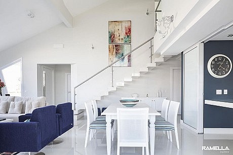 Shingle Residence by Ramella Arquitetura