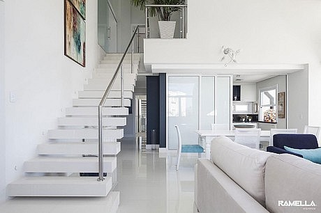 Shingle Residence by Ramella Arquitetura