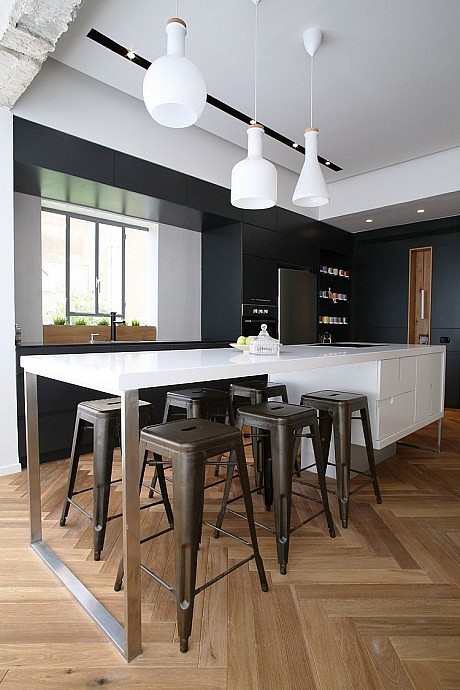 Rothschild Blvd Apartment by Dori - Interior Design