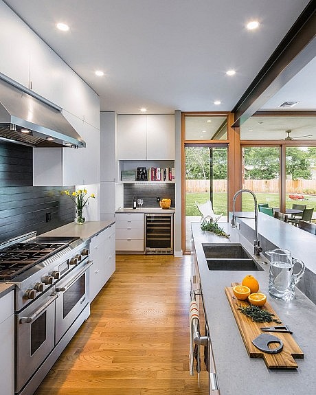 Barton Hills Residence by A Parallel Architecture