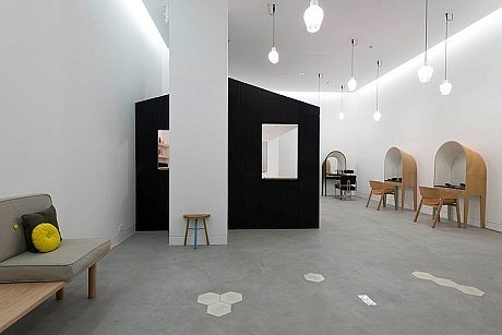 Le Coiffeur by Margaux Keller and Bertrand Guillon