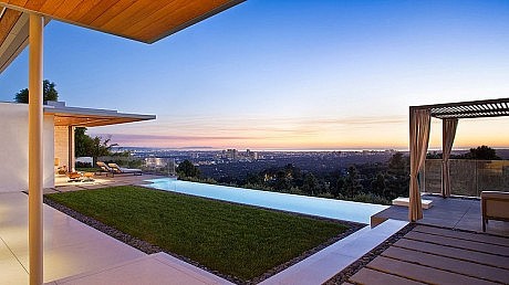 Trousdale Residence by Studio William Hefner
