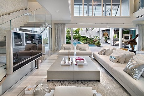 Coastal Home by MHK Architecture & Planning