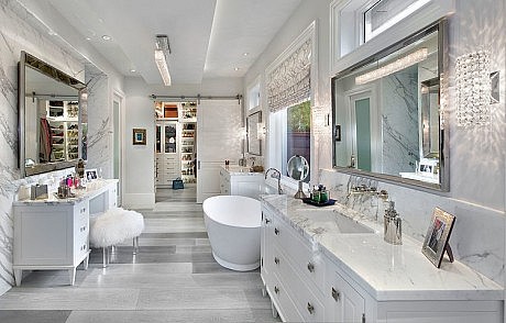 Coastal Home by MHK Architecture & Planning