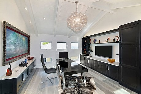 Coastal Home by MHK Architecture & Planning