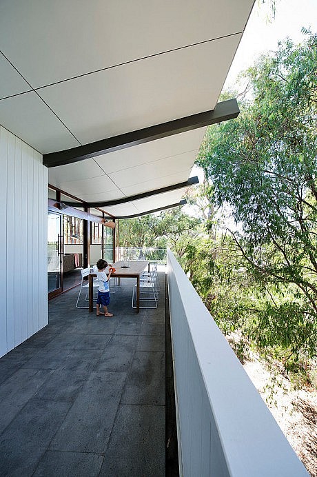 Mayfair Street House by Klopper & Davis Architects