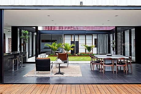 Omaha Gallery House by Ponting Fitzgerald