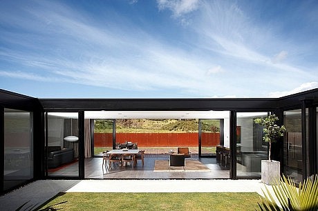 Omaha Gallery House by Ponting Fitzgerald