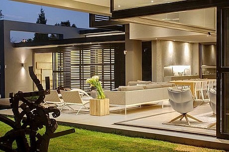 House Sar by Nico van der Meulen Architects