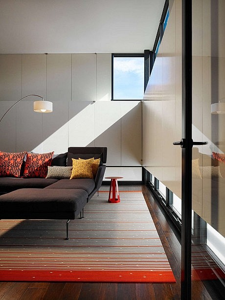 Orchard Willow Residence by Wheeler Kearns Architects