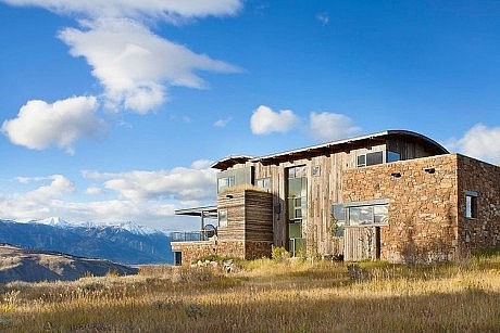 Contemporary Western by Hoyt / CTA Architects