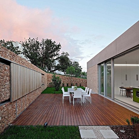Olive House by LOG-URBIS