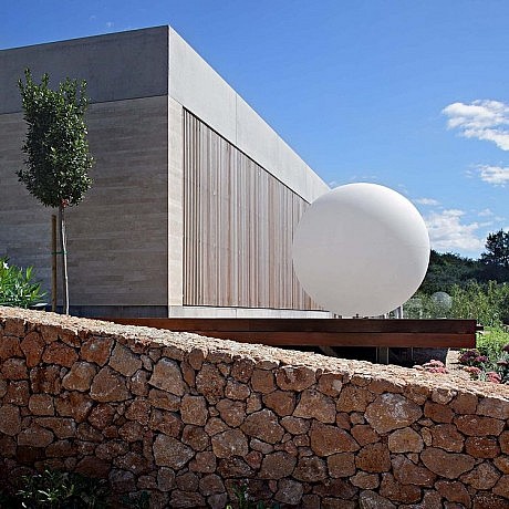 Olive House by LOG-URBIS