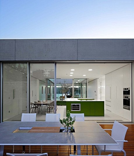Olive House by LOG-URBIS