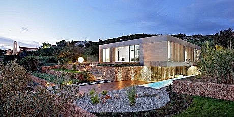 Olive House by LOG-URBIS