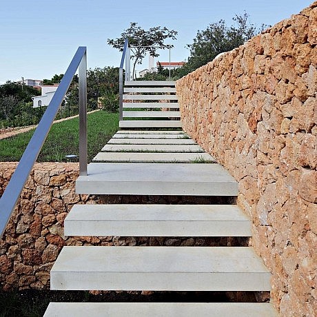 Olive House by LOG-URBIS