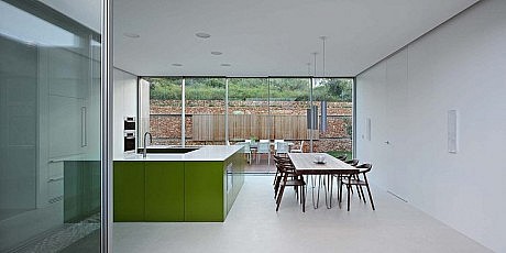 Olive House by LOG-URBIS