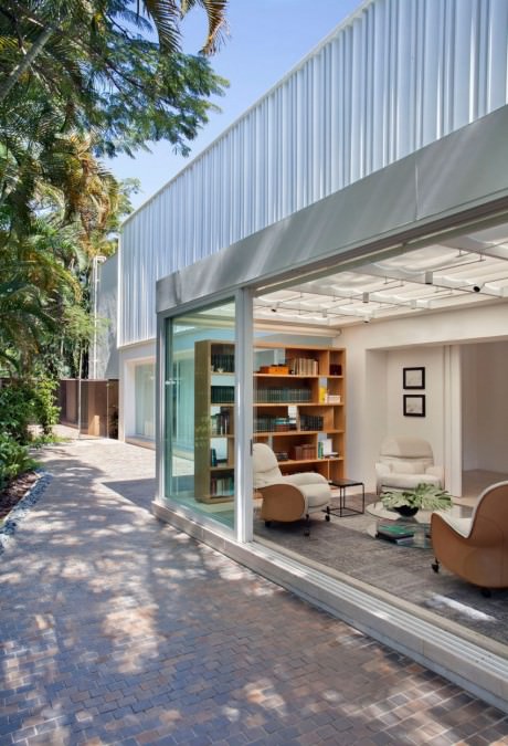 Brise House by Gisele Taranto Arquitetura - 13