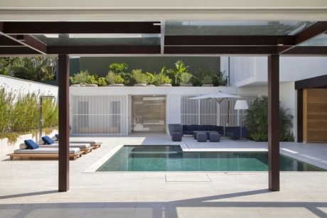 Brise House by Gisele Taranto Arquitetura - 3