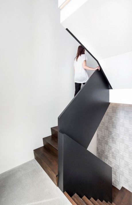 Holy Cross House by Thomas Balaban Architecte - 9