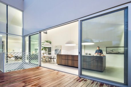 Holy Cross House by Thomas Balaban Architecte - 6
