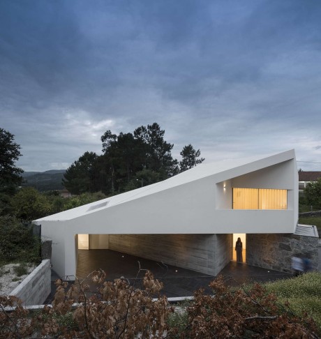 Taíde House by Rui Vieira Oliveira + Vasco Fernades - 12
