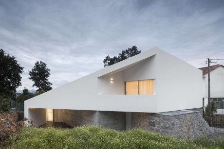 Taíde House by Rui Vieira Oliveira + Vasco Fernades - 13
