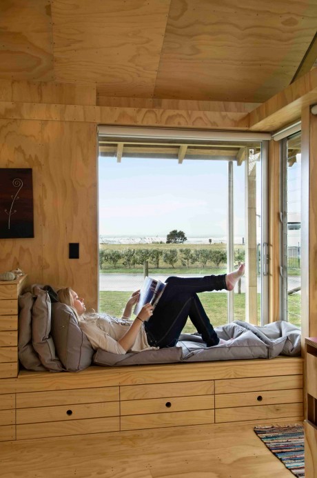 Shoal Bay Bach by Parsonson Architects - 4