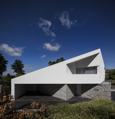Taíde House by Rui Vieira Oliveira + Vasco Fernades - 10