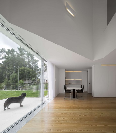 Taíde House by Rui Vieira Oliveira + Vasco Fernades - 3