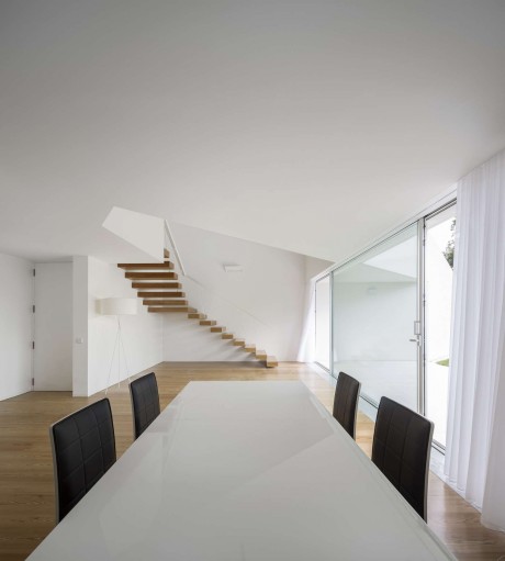 Taíde House by Rui Vieira Oliveira + Vasco Fernades - 5