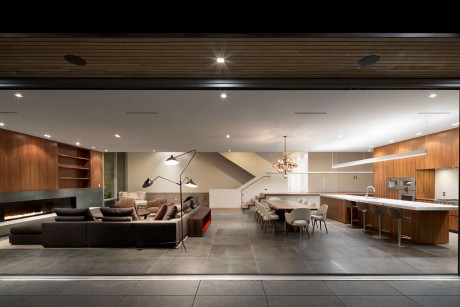 Point Grey Residence by Evoke - 2