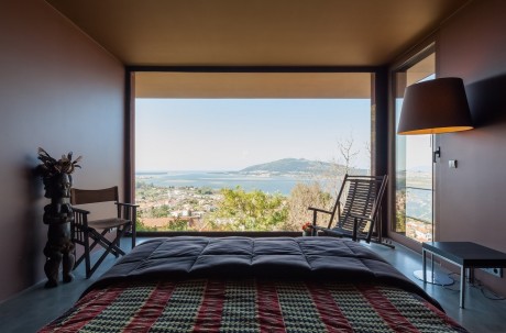 Casa de Seixas by Castro Calapez Arquitectos - 11