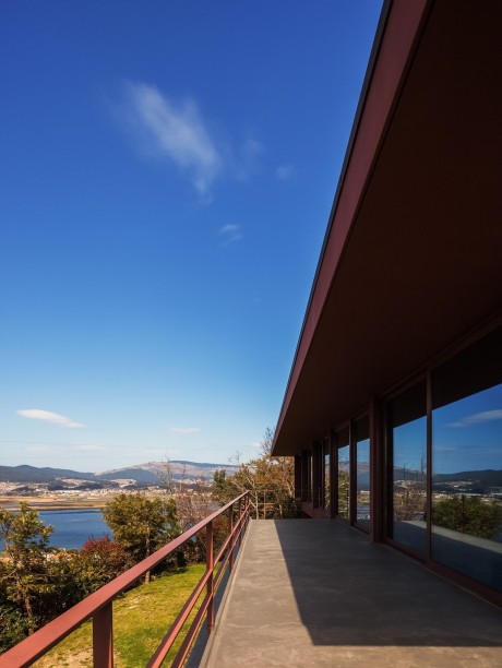 Casa de Seixas by Castro Calapez Arquitectos - 14