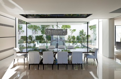 Hovering Cube House by Yulie Wollman - 6