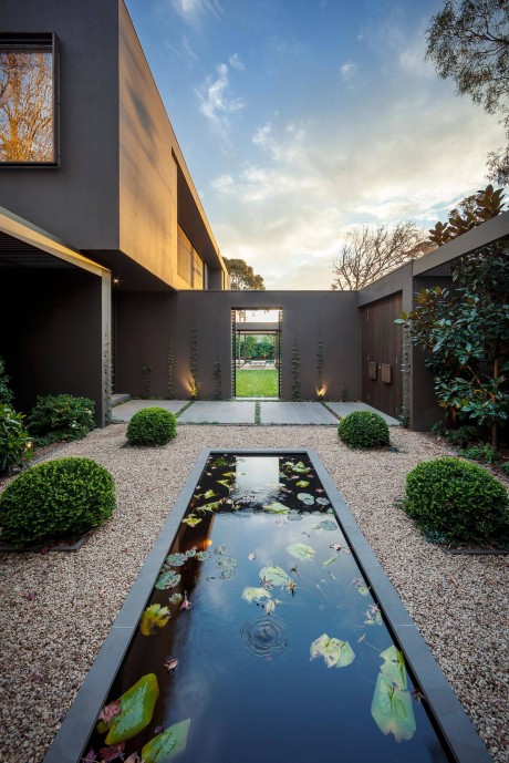 Residence in Melbourne - 3
