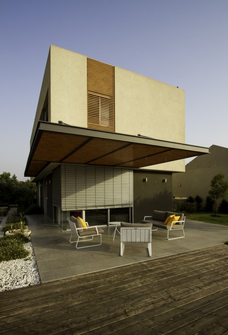 Residence in Moreshet by Saab Architects - 11