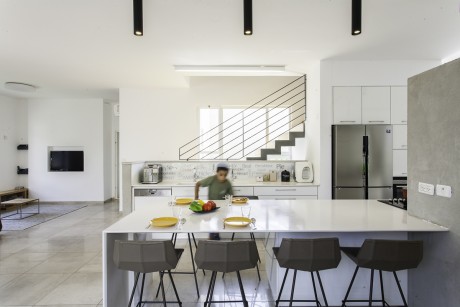 Residence in Moreshet by Saab Architects - 5