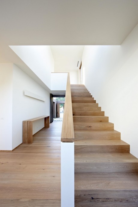 Residence in Melbourne - 10