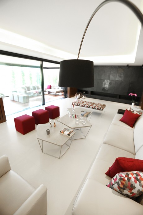 Apartment in Naqqach by Roland Helou Design Hub - 2