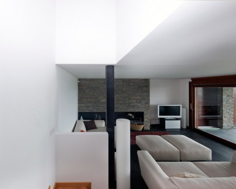 House in the Alps by Urgell Arquitectes - 5