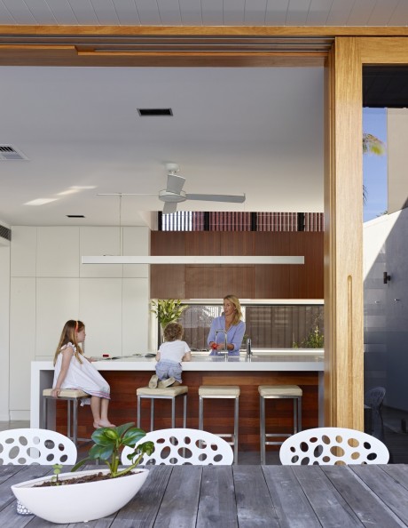 Beach House by Shaun Lockyer Architects - 6