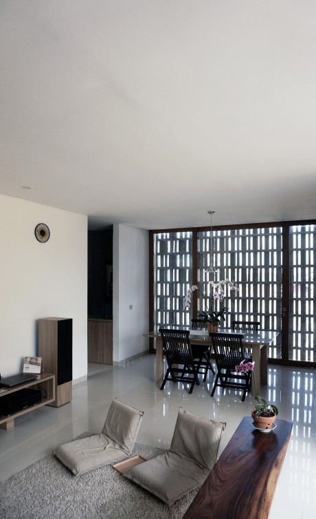 Minimax House by Ebenhaezer Lontoh - 7