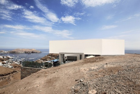 House in Peru by Domenack Arquitectos - 11
