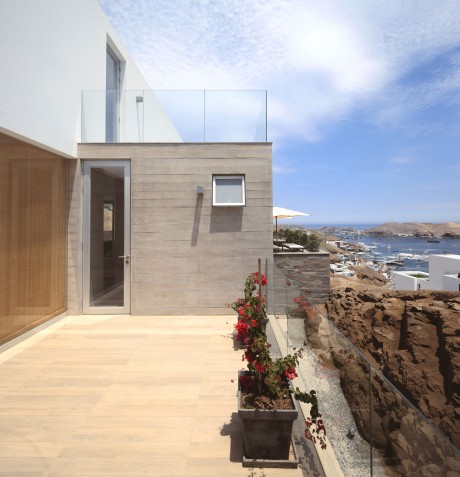 House in Peru by Domenack Arquitectos - 10