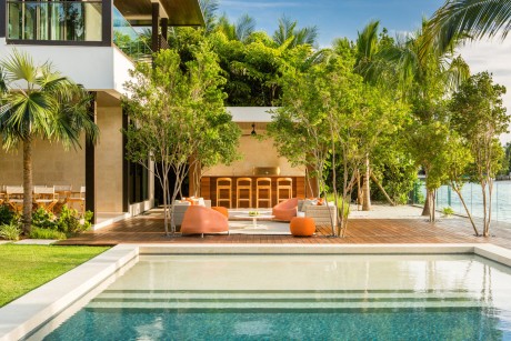 Floating Eaves Residence by Kobi Karp - 13