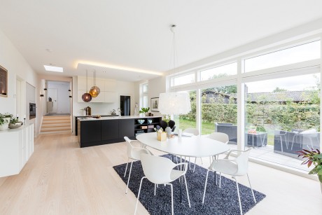 Modern House by Skanlux - 6