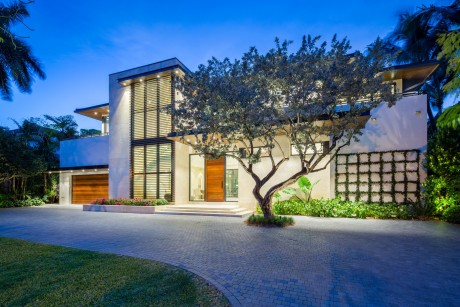 Floating Eaves Residence by Kobi Karp - 16