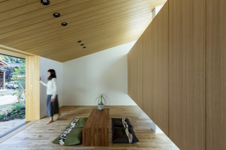 Maibara House by ALTS Design Office - 4