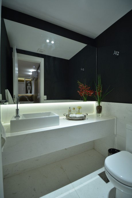 Home in Porto Alegre by Minuscoli Martini Architects - 11